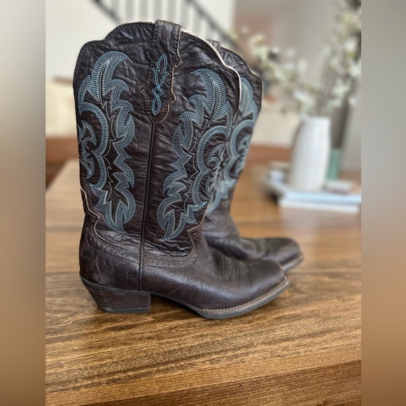 Square Toe Justin Cowboy Boots | W10 - Picture 2 of 3